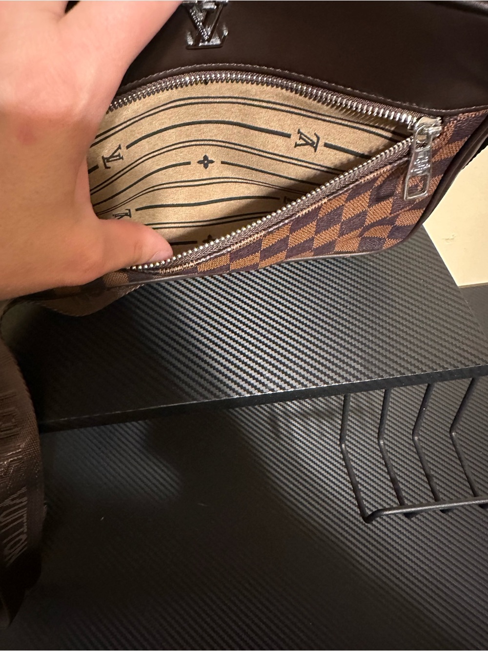 Checkered crossbody - Picture 7 of 9